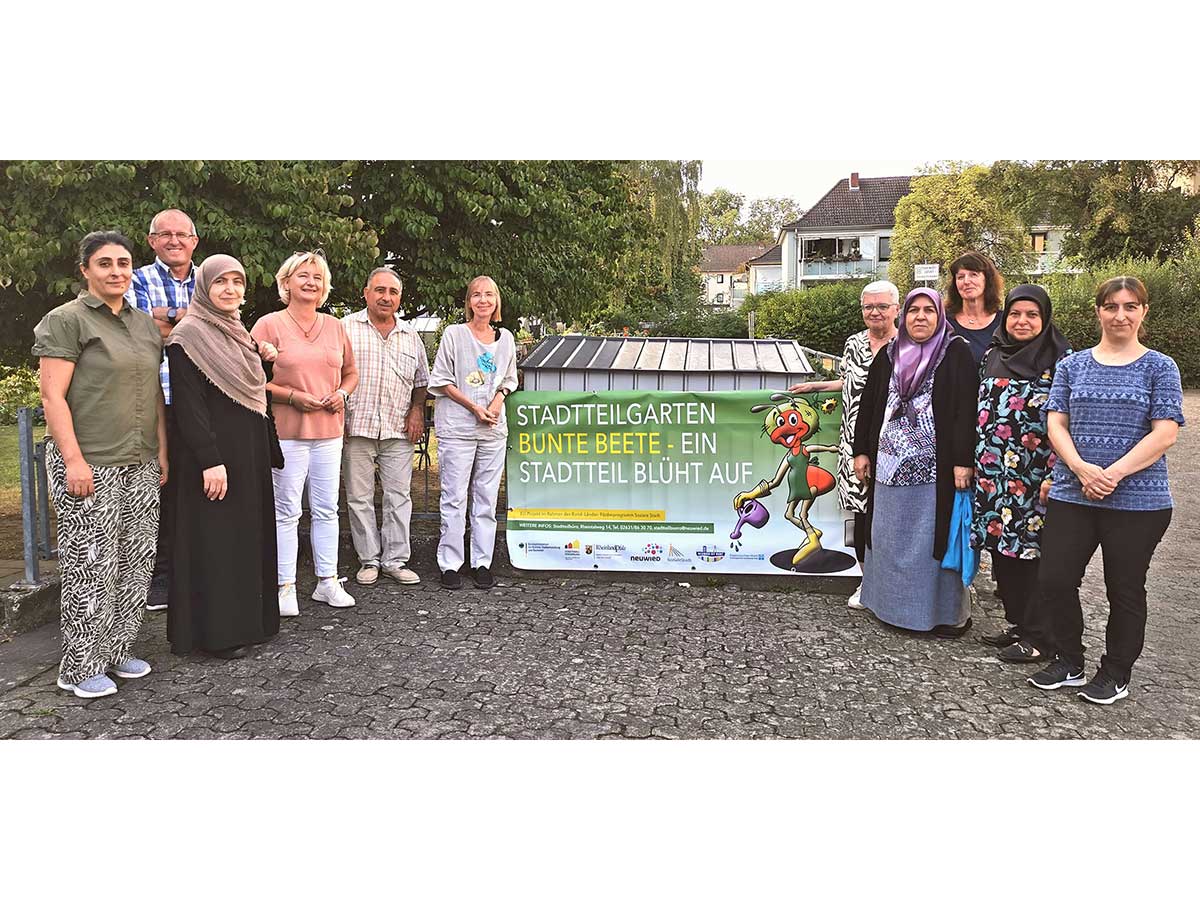 Soziale Stadt: Neues Banner fr den Stadtteilgarten in Neuwied aufgehngt