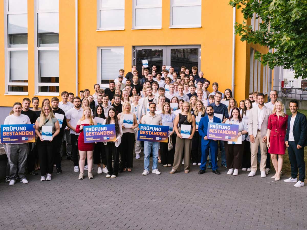 Insgesamt haben 408 Azubis ihre Ausbildung abschlie�en k�nnen. (Foto: Chadia Struck (Eventus Productions))