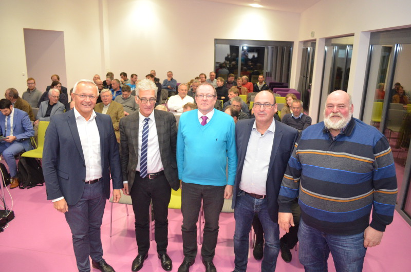 Foto (v.l.n.r.): Landrat Achim Hallerbach, Jobst Jungehlsing BMEL, Ralph Gockel Landwirtschaftskammer RLP, Thomas Ecker Untere Landwirtschaftsbehrde, Ulrich Schreiber Vorsitzender Kreisbauernverband