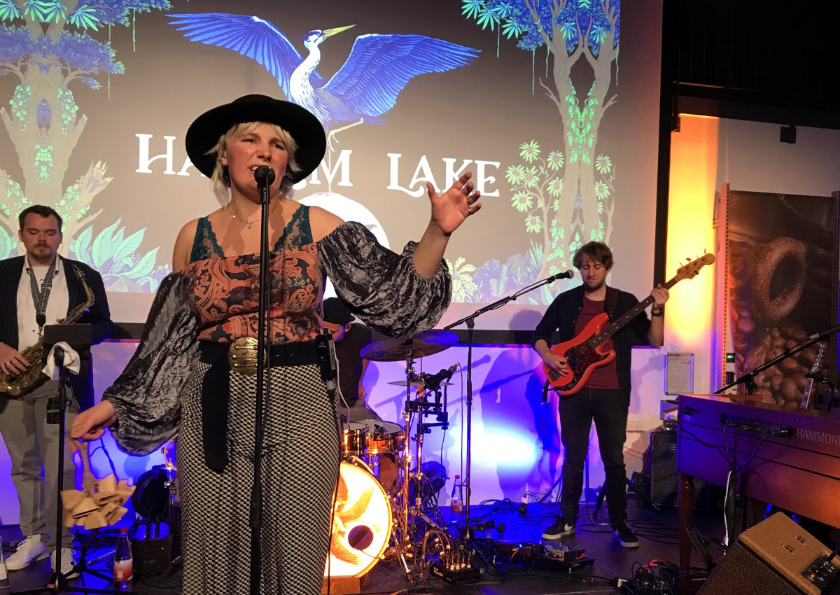 Harlem Lake rockten das food hotel. (Fotos: Bluesfreunde - Kroke)