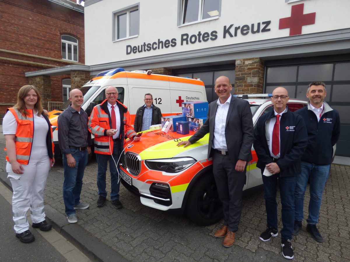 Der DRK Kreisverband und die Rettungsdienst-Teams sind froh ber die neue Technik. (Foto: Angela Gbler)