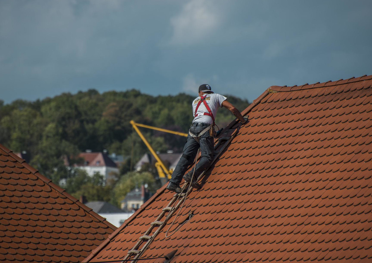 Dachdecker-Innung Neuwied warnt: Hitze sorgt fr Einschrnkungen auf Baustellen