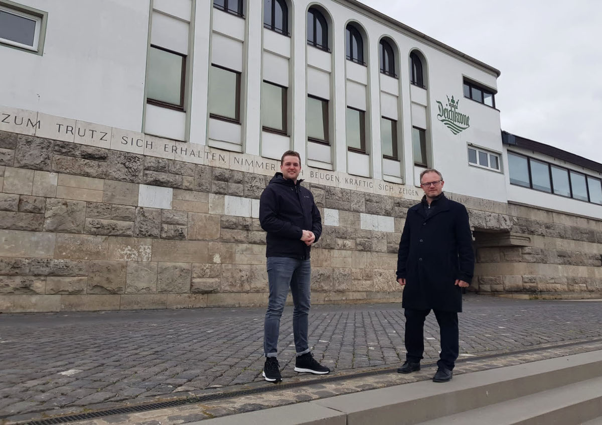 Der SPD-Bundestagsabgeordnete Martin Diedenhofen informierte sich bei einem Gesprch mit Oberbrgermeister Jan Einig ber die Zukunft der Deichkrone. (Foto: Pressebro Neuwied)