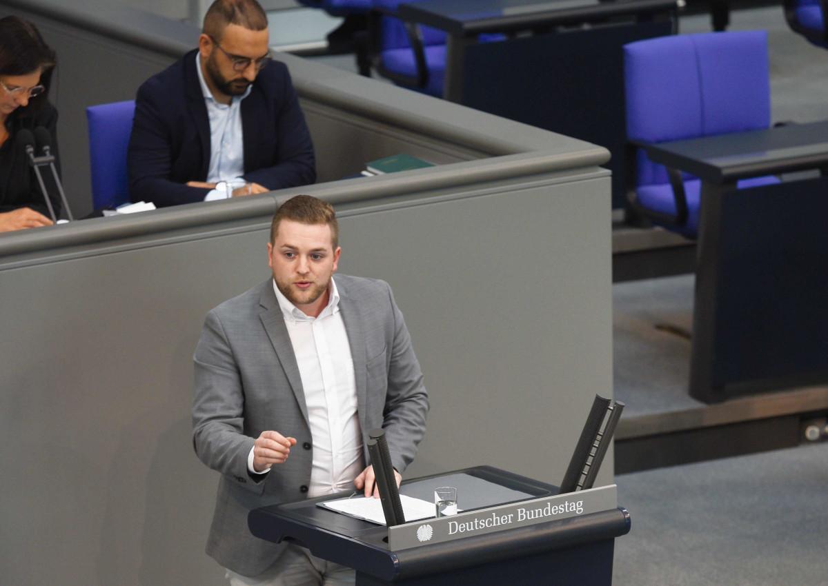 Martin Diedenhofen vor dem Bundestag. (Foto: Christian Spies)