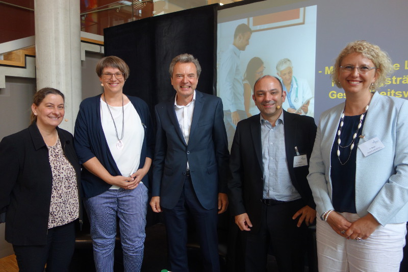 Bei der Podiumsdiskussion sprachen die Teilnehmer ber leitliniengerechte Behandlung. Foto: privat
