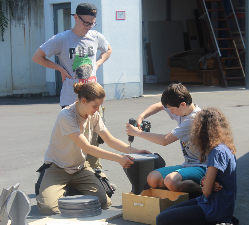 Holzzentrum: Hand in Hand bei Schulprojekt 