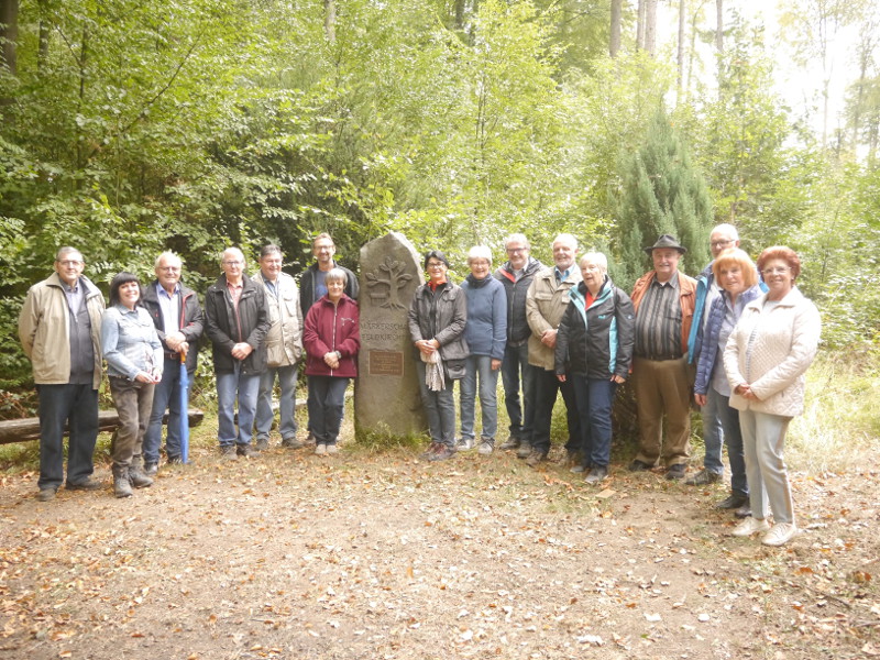 Sie kennen sich schon seit der Grundschule: Die Jahrgnge 1951 und 1952 der frheren Gemeinde Feldkirchen treffen sich regelmig. Foto: Harald Schtz