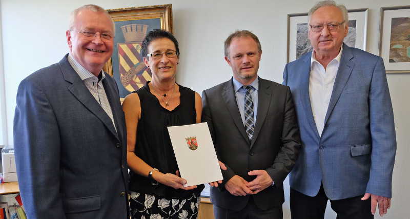 Birgit Kltsch und ihr Baudezernenten-Trio (von links) Reiner Kilgen,  Oberbrgermeister Jan Einig und Dieter Rollepatz. Foto: Pressebro Neuwied
