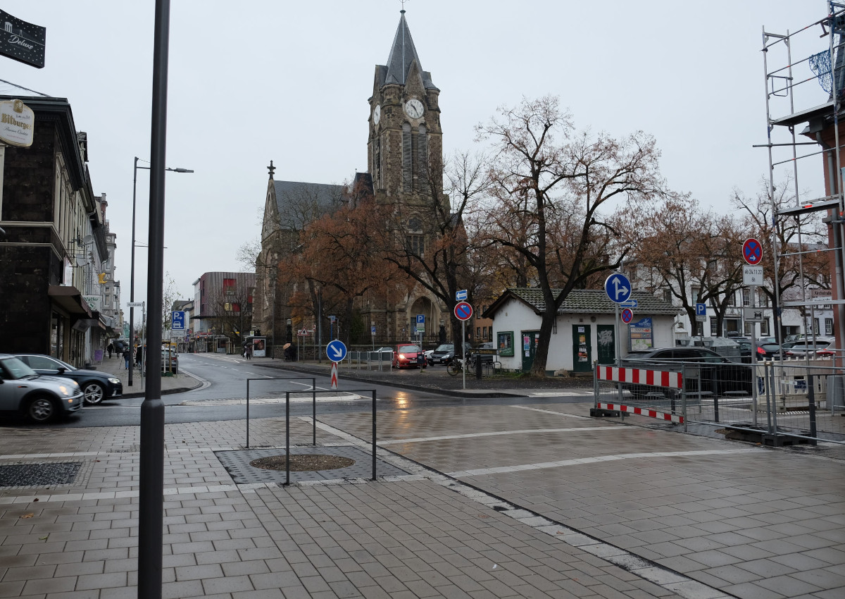 Bis auf das Pflanzen der noch fehlenden Bume im unteren Abschnitt sind die Arbeiten in der Marktstrae abgeschlossen. (Foto: Stadt Neuwied)