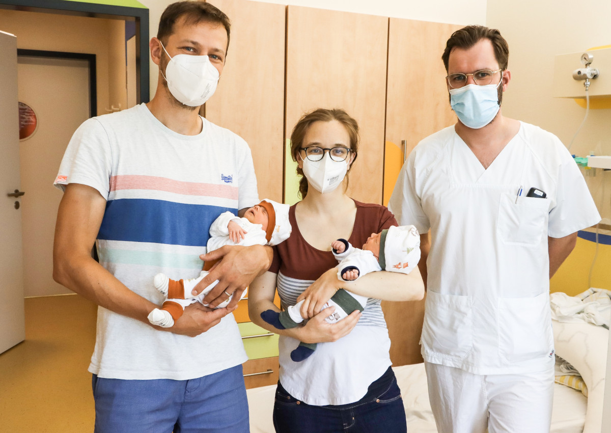 Die 1.000. Geburt 2022 im Marienhaus Klinikum St. Elisabeth waren Zwillinge