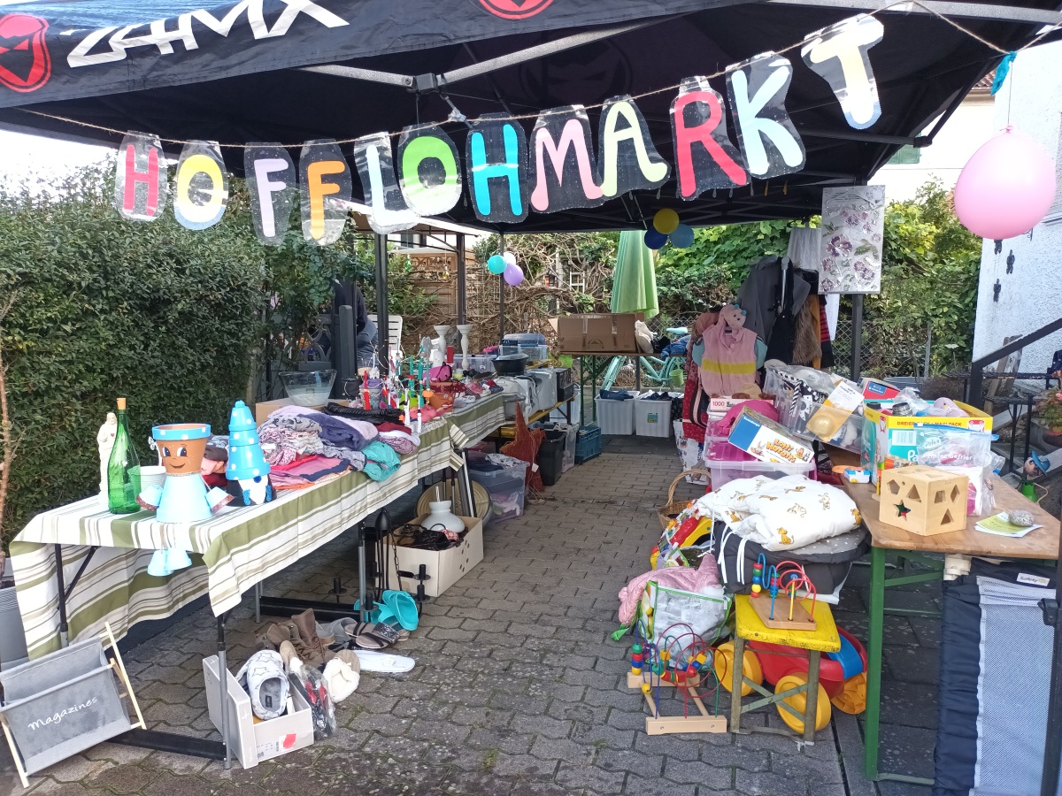 Hof- und Garagenflohmarkt in Niederbieber (Foto: Anita Trostel)