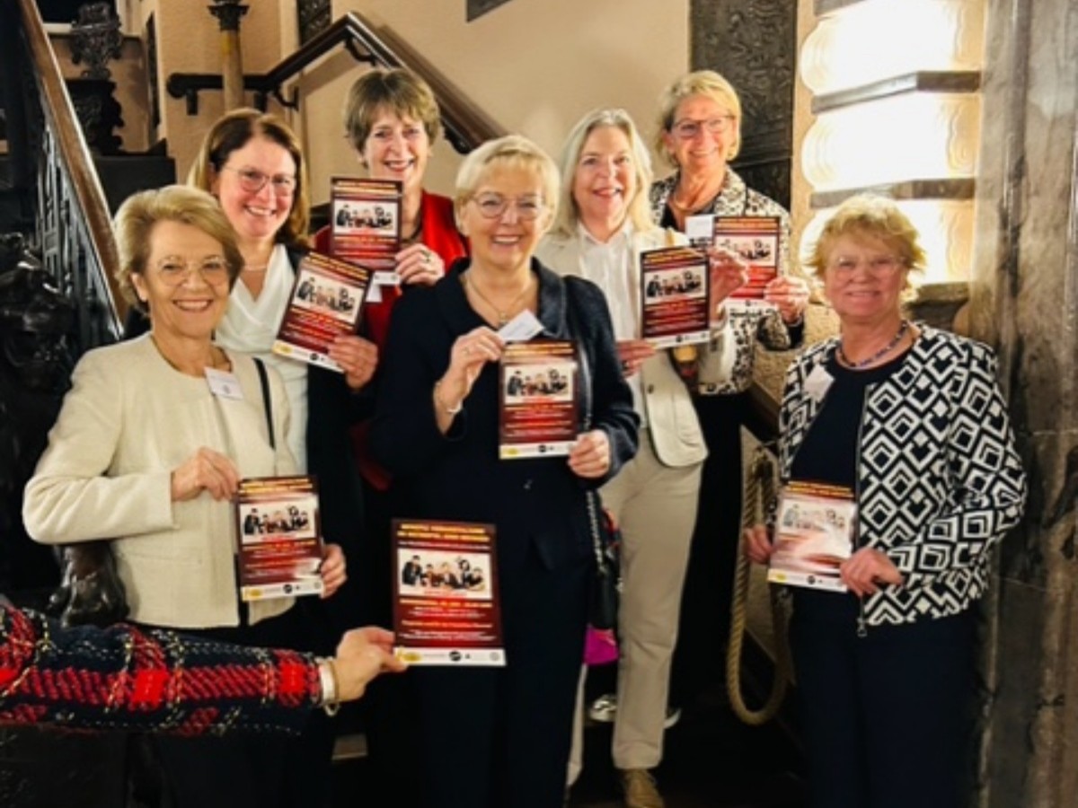 Motiviert f�r das Benefiz-Kino: Damen des Inner Wheel Clubs Neuwied-Andernach mit ihrer Pr�sidentin Marie Christine B�hme-Gendre (links) (Foto: Eckhard Lenz)