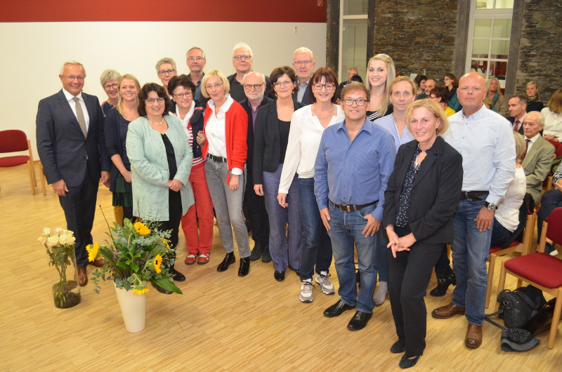 Auf Einladung der Steuerungsgruppe trafen sich die Mitglieder des Palliativnetzwerkes Neuwied im Gemeindesaal der ev. Kirchengemeinde Feldkirchen um das 10-jhrige Jubilum des Palliativnetzwerkes zu feiern. Foto: KV Neuwied