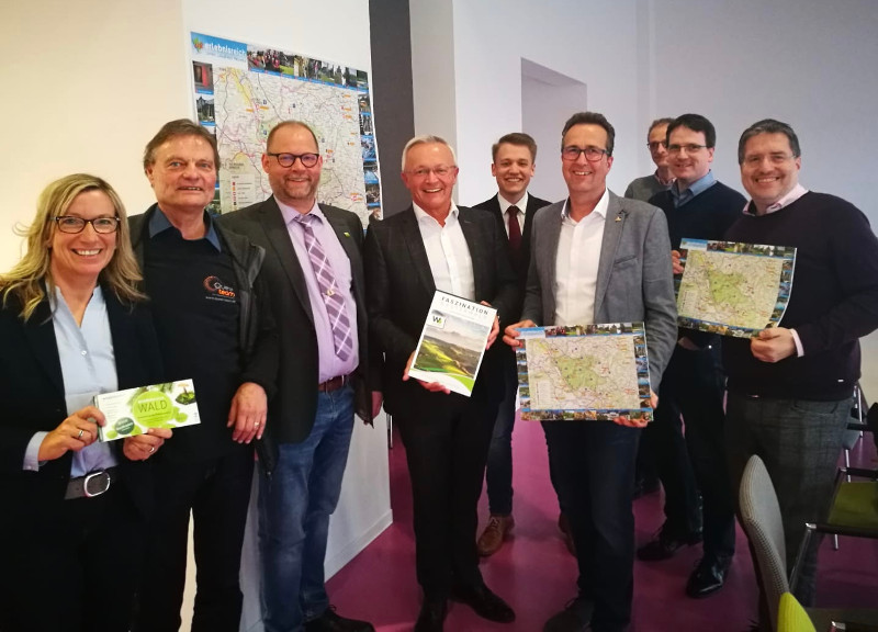 Informations- und Erfahrungsaustausch standen im Mittelpunkt des Treffens mit Landrat Achim Hallerbach, der Wirtschaftsfrderungsgesellschaft, Touristikern, Naturpark und Gastgebern aus Gastronomie und Hotellerie im Landkreis Neuwied. Foto: Privat