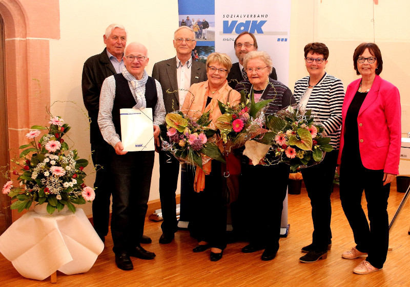 Der VdK-Kreisverband Neuwied ehrte verdienstvolle Vorstandsmitglieder. Foto: Privat