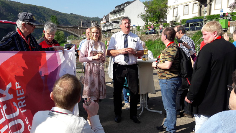 Weinknigin und Brgermeister der Stadt Cochem lieen es sich nicht nehmen, die Pilgergruppe persnlich willkommen zu heien. Fotos: Ute Josten 