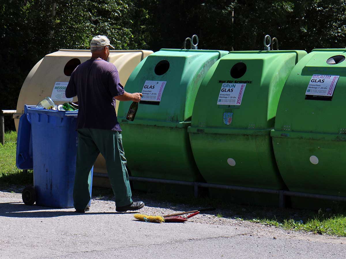 Altglas trennen leicht gemacht: Was gehrt wohin und was darf alles in die Container?