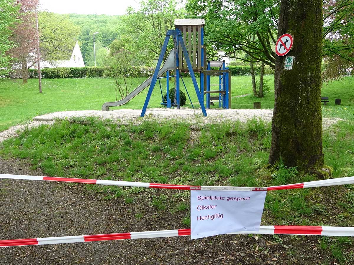 Spielplatz in Willmenrod wegen giftigem lkfer gesperrt