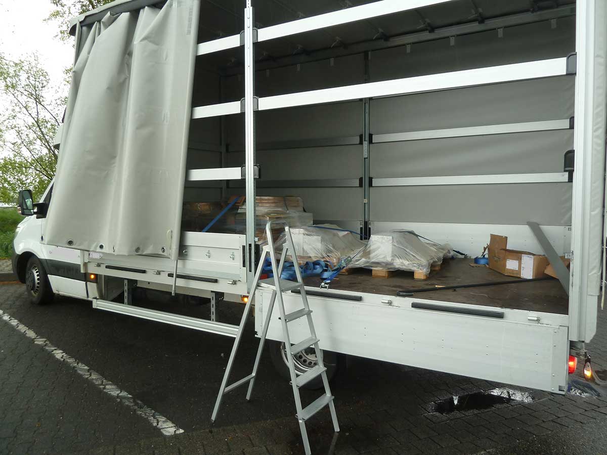 Bilder des kontrollierten Fahrzeugs. (Foto: Polizeidirektion Koblenz)