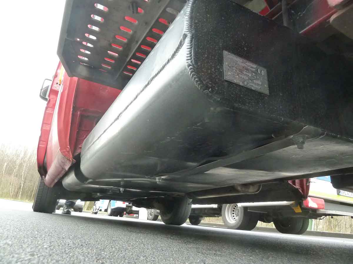 1.000 Liter Tank selbst verbaut. (Foto: Verkehrsdirektion Koblenz)