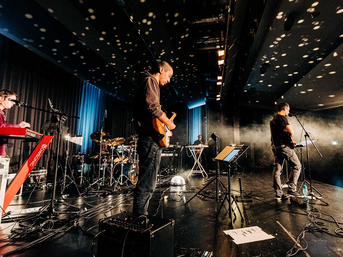 ExAmen: Hardrock-Band rockt im Montabaurer Boxclub