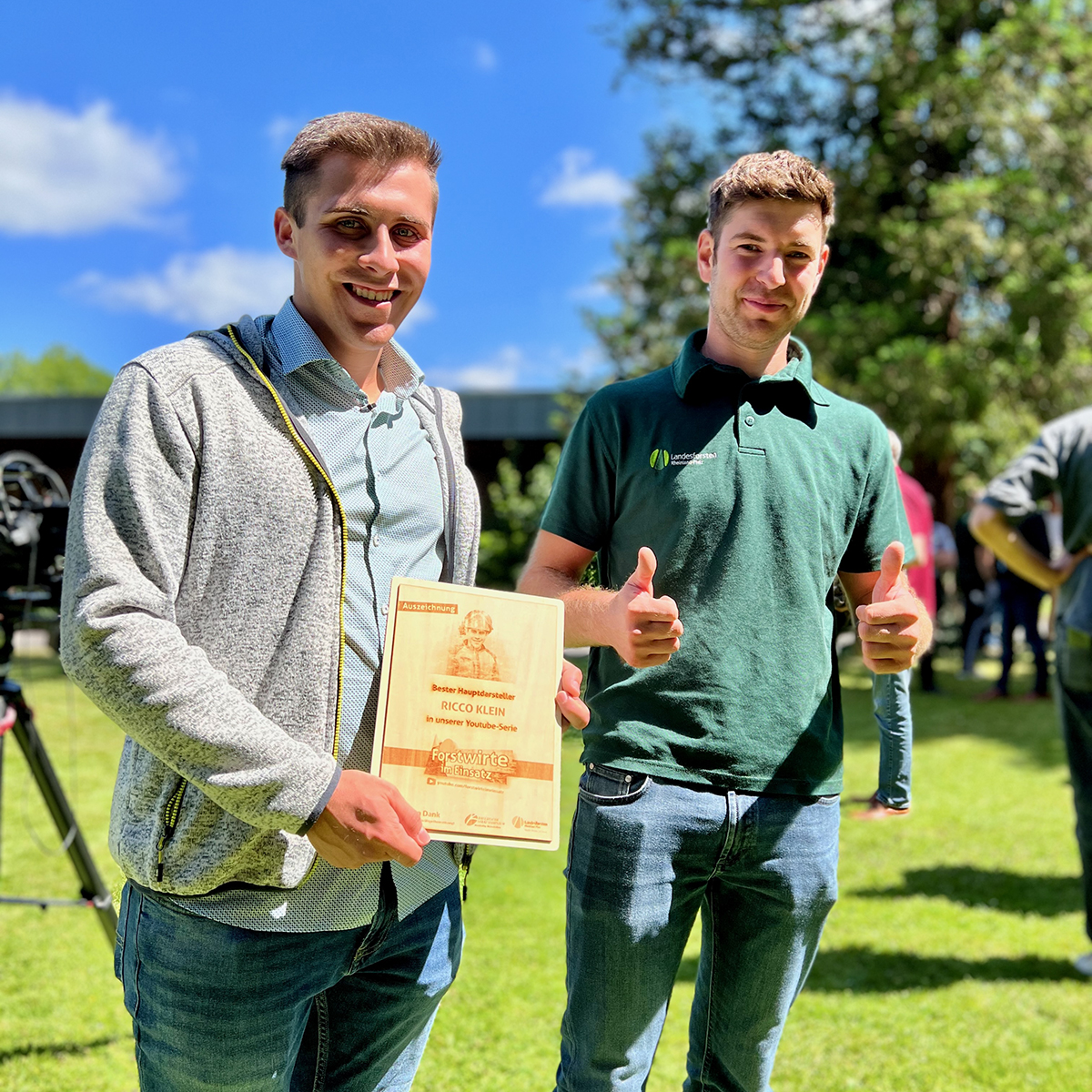 Ricco Klein aus dem Forstamt Trier ist einer der 43 Auszubildenden, der nach dreijhriger Ausbildung jetzt fr die Zukunft der Wlder in Rheinland-Pfalz als Forstwirt arbeiten wird. Foto: Landesforsten.RLP.de / S.Kuchenbecker