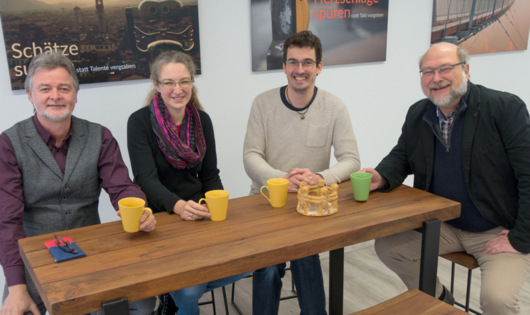 Caritasdirektor Eberhard Khler, Ulrike und Christian Ferdinand (beide Dekanat) sowie Georg Krmer (Lebensberatung/von links) stellen nah dran vor. (Foto: Bischfliche Pressestelle Trier, Redaktion Koblenz)