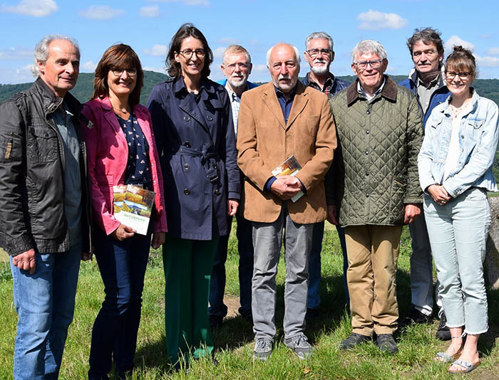 Neue Info-Broschre des Naturparks Rhein-Westerwald ist da