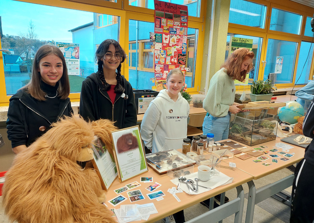 Der "Nachhaltigkeitsstand" war Teil des Tages der offenen Tr am Wiedtal-Gymnasium. (Foto: Wiedtal-Gymnasium)