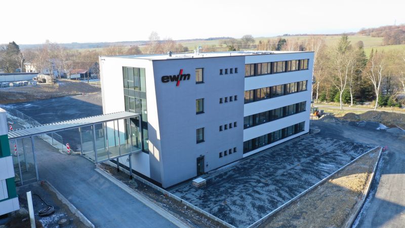 Das neue Verwaltungsgebude der EWM. Fotos: EWM