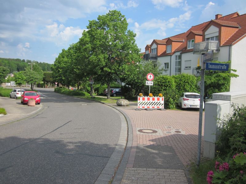 Halbseitige Sperrung der Kreuzung Hauptstrae / Westerwaldstrae