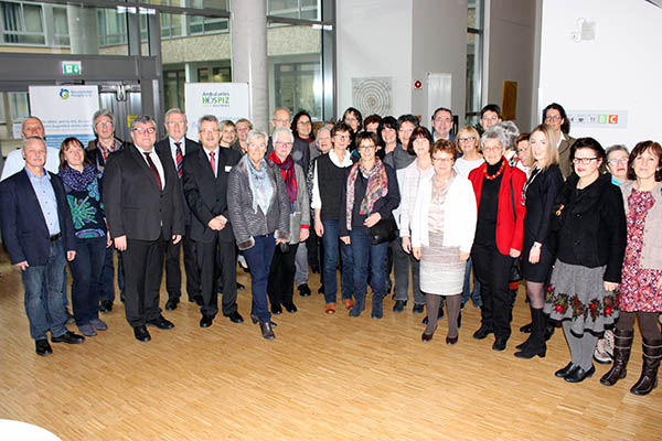 Beim gemeinsamen Neujahrsempfang des Neuwieder Hospizvereins und des Ambulanten Hospizes kamen zahlreiche in der Hospiz- und Trauerbergleitung Ttige mit Vertretern aus der Politik und des ffentlichen Lebens zusammen. Foto: Beate Christ