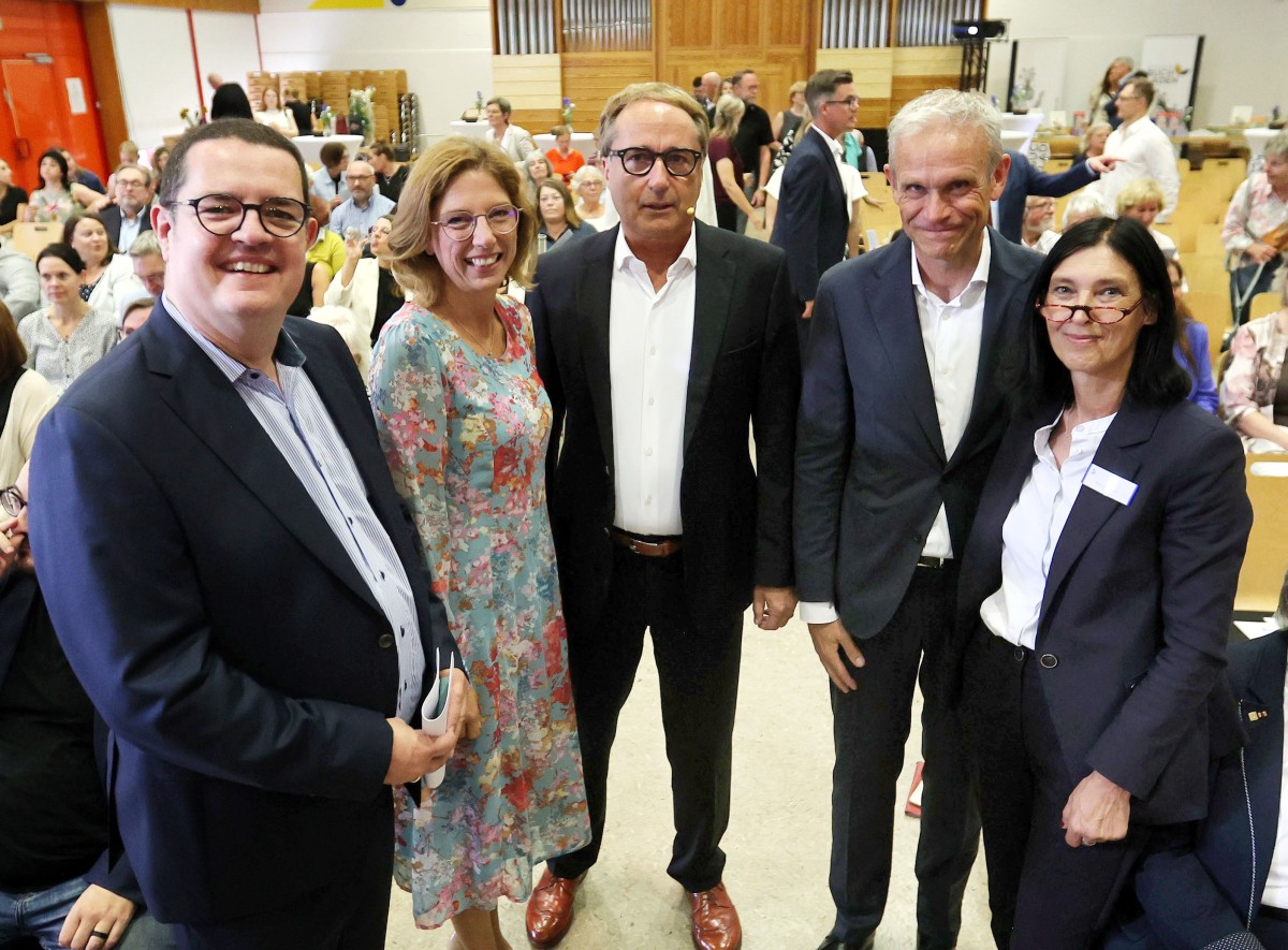Michael Hamm, Ministerin Sabine B�tzing-Lichtenth�ler, Thomas Vo� und Prof. Dr. Andreas Koch, Martina Walczyk (Foto: J. Niebergall)