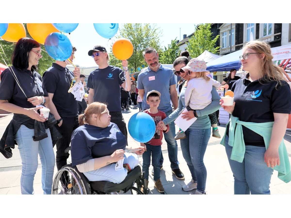 Der Aktionstag �Neuwied vereint� lockte erneut viele Besucher auf den Luisenplatz und setzte ein starkes Zeichen f�r gelebte Inklusion und gemeinschaftliches Miteinander in Neuwied. (Fotos: J�rg Niebergall)