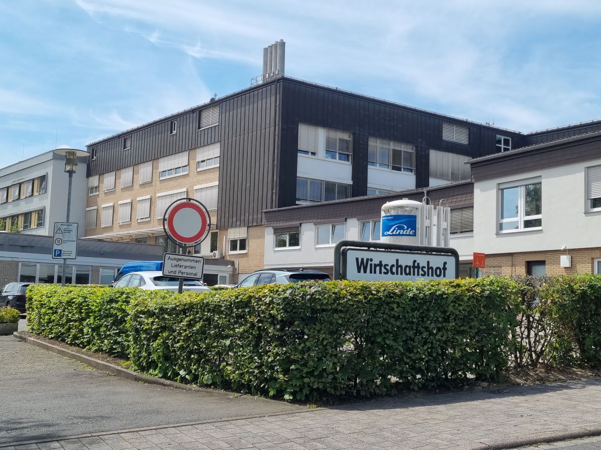 Notartermin besttigt: Diakonie in Sdwestfalen bernimmt beide Kliniken im Kreis