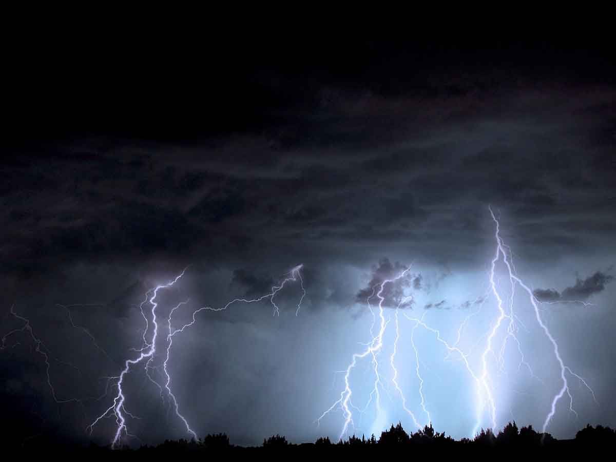 Amtliche Warnung: Starkes Gewitter zieht ber Kreis Neuwied