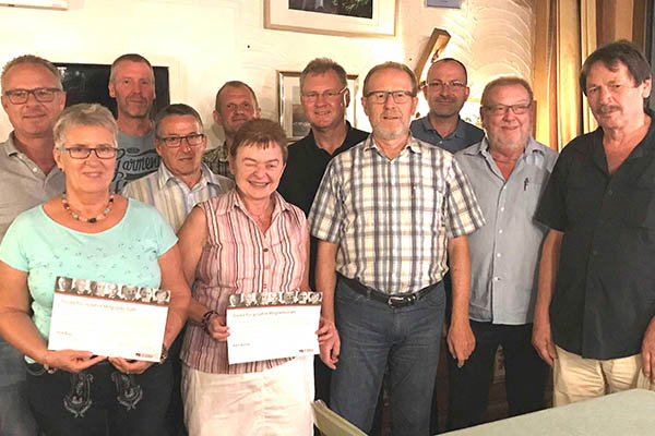 v.l.n.r. : Michael Mller, Hedi Buhr, Werner Steinebach, Wilfried Buhr, Georg Krll, Karin Boehme, Viktor Schicker, Bernhard Gro, Markus Dutz, Gnter Becker, Josef Engels. Foto: CDU
