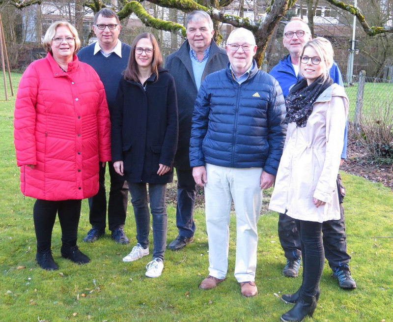 Die Oberbieberer SPD zieht Bilanz: Ingrid Ely-Herbst, Franklin Fleischhauer, Maren Dmmler, Jrgen Teutloff (parteilos), Klaus Rockenfeller (parteilos), Frank Sterz, Lana Horstmann (von links).