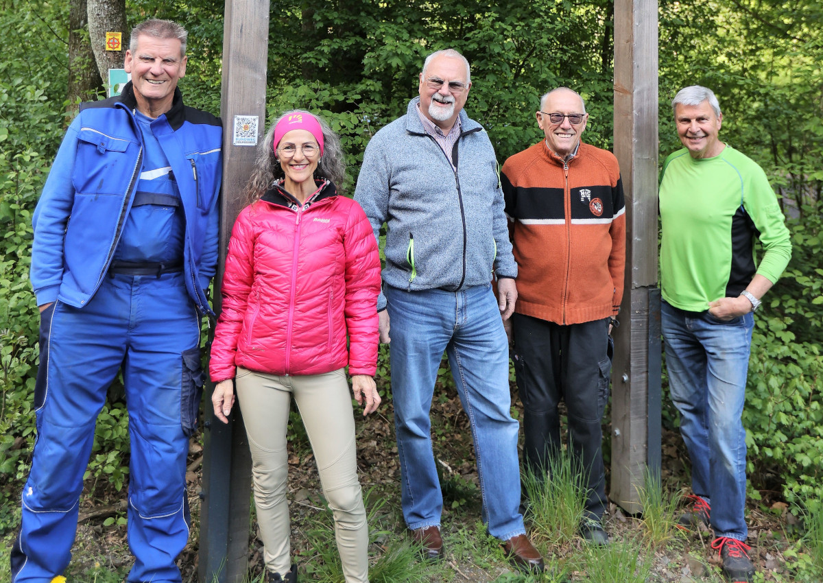 Hans-Dieter Funk, Nicole Mehlbreuer, HVO-Vorsitzender Rolf Lhmar, Paul Lachmann und Wolfgang Khn. (Foto: Privat)