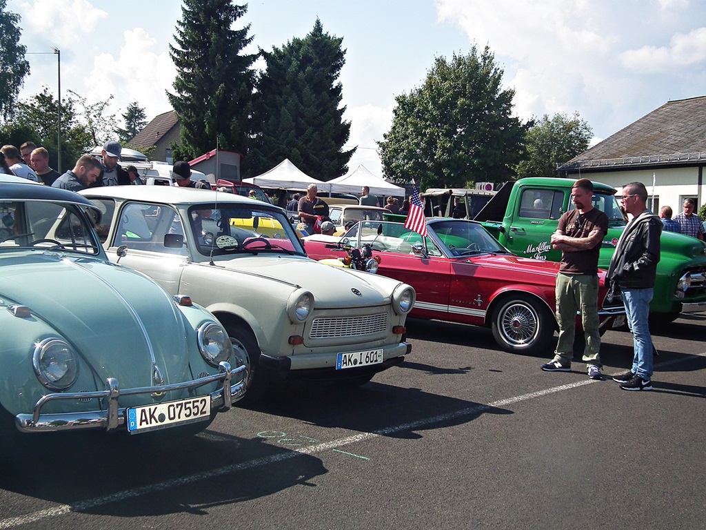 Das Oldtimertreffen lockte wieder hunderte Liebhaber nach Birken-Honigsessen. Fotos: Regina Steinhauer 