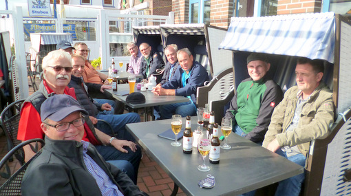 Nach Erkundung des Zielortes Norddeich die erste Runde Bier auf einen schnen Aufenthalt. (Foto: privat) 
