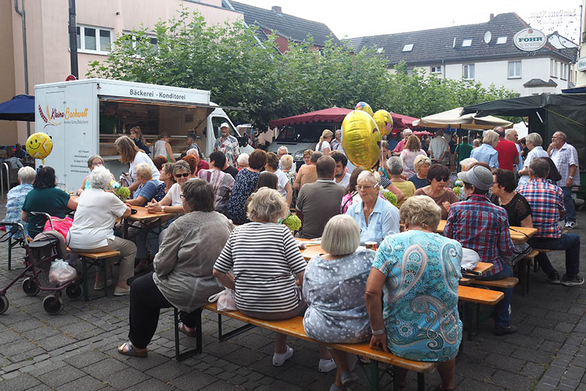 Zahlreiche Besucher kamen zur Jubilumsausgabe des Bendorfer Wochenmarktes. Foto: Stadt Bendorf