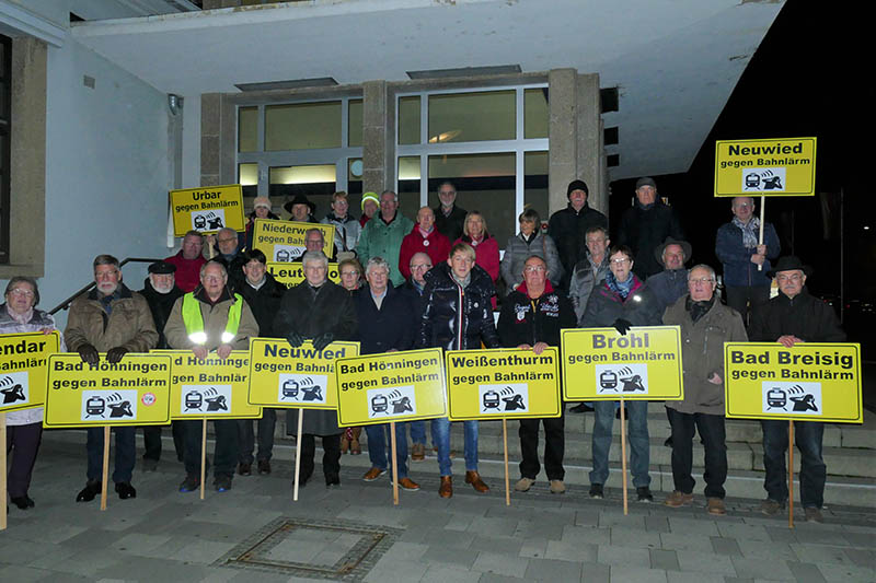 Bahnlrm-Gegner demonstrieren seit sieben Jahren am Bahnhof Neuwied
