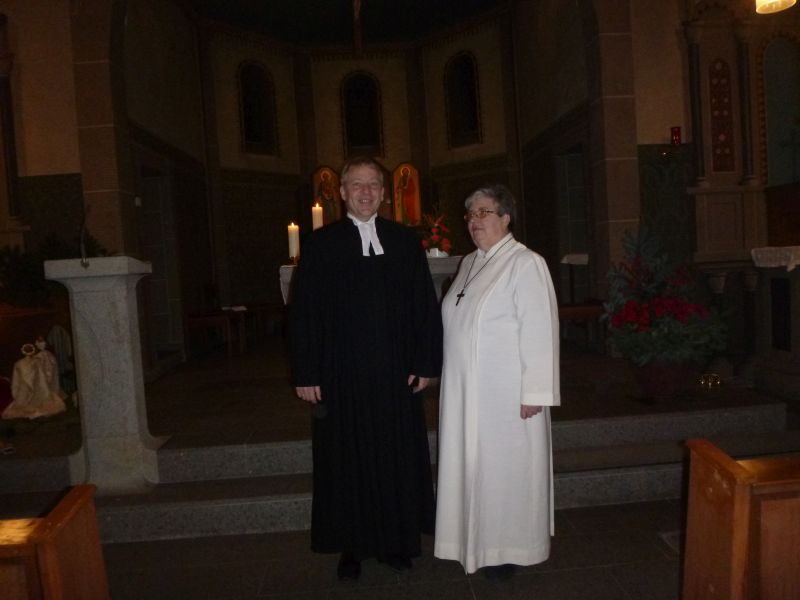 Gemeindereferentin Christel Paleta von der Pfarrei  Maria Himmelfahrt Hachenburg und Pfarrer Rdiger Stein von der Ev. Kirchengemeinde Kirburg beteten fr die Einheit der Christen. Foto: Willy Strunk