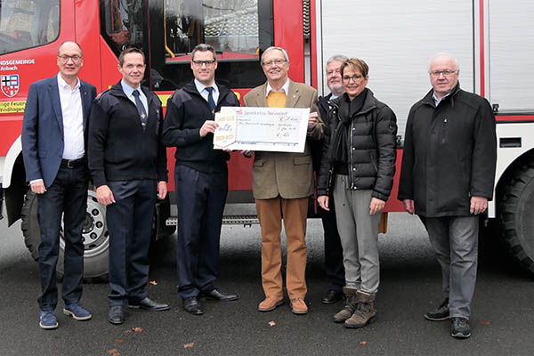 Lions Club Rhein-Wied untersttzt Jugendfeuerwehr Windhagen