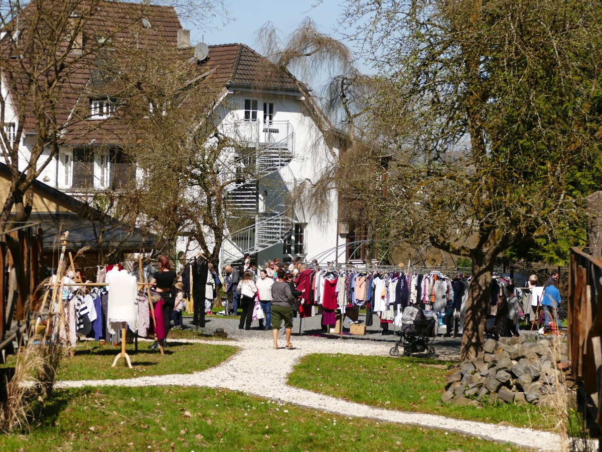 Doppeljubiläum in Altenkirchen: 40 Jahre Felsenkeller und zehnmal Kleidertausch