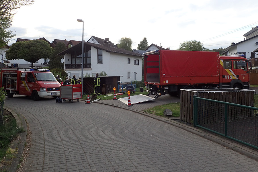 Fotos: Feuerwehr Oberraden-Straenhaus