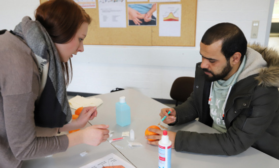 Beim Tag der Ausbildung bekommen Interessierte am Samstag, 2. Februar, 11 bis 16 Uhr, im Pflegebildungszentrum der Diakonie in Sdwestfalen in Siegen Informationen aus erster Hand. (Foto: Diakonie in Sdwestfalen) 