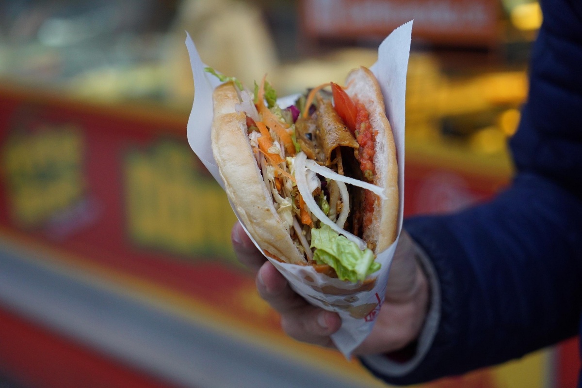 Premiere der Foodtruckmeile in Neuwied: Kulinarische Vielfalt und Livemusik