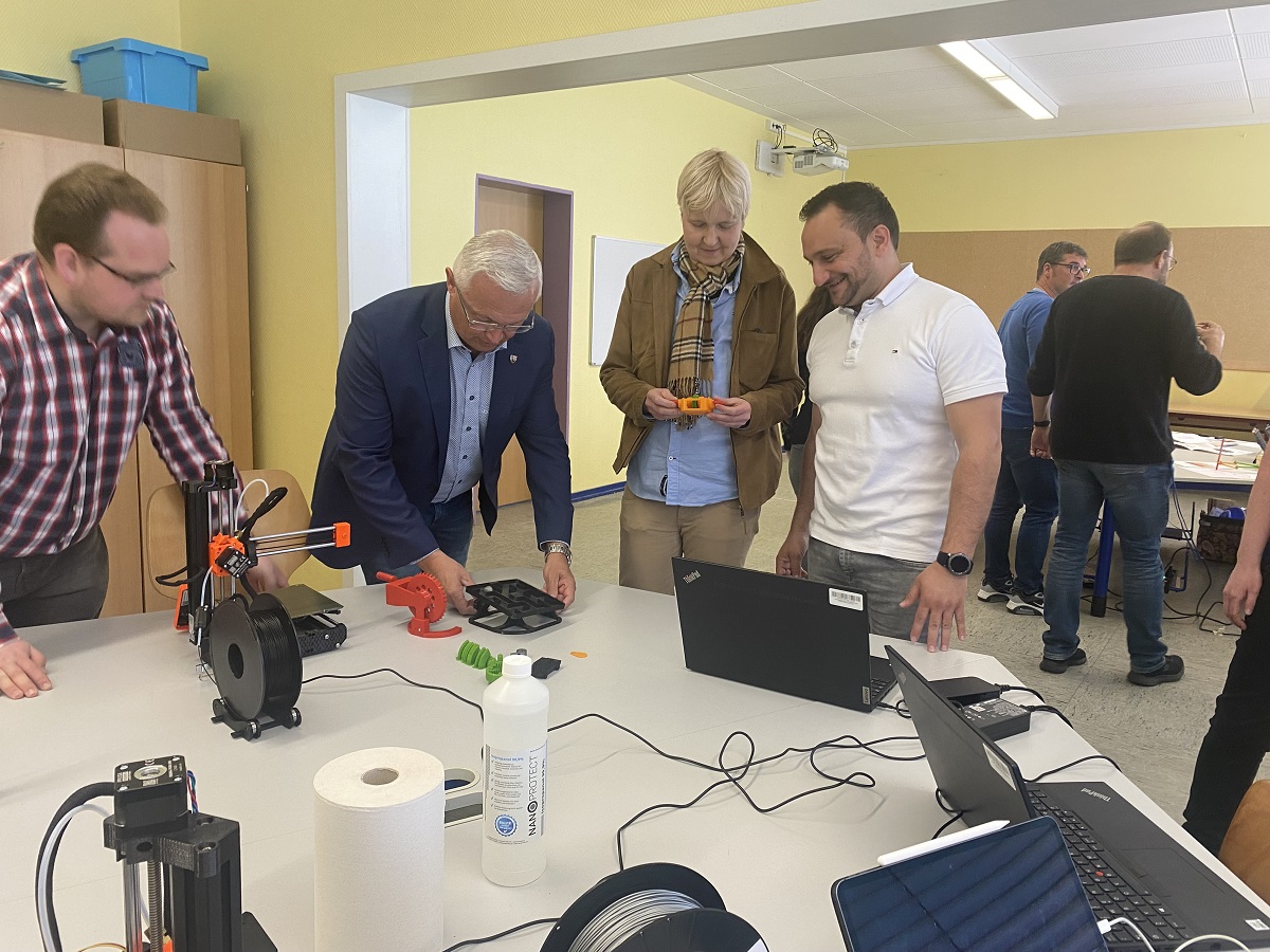 Konrad-Adenauer-Realschule Asbach teilt ihr Wissen 